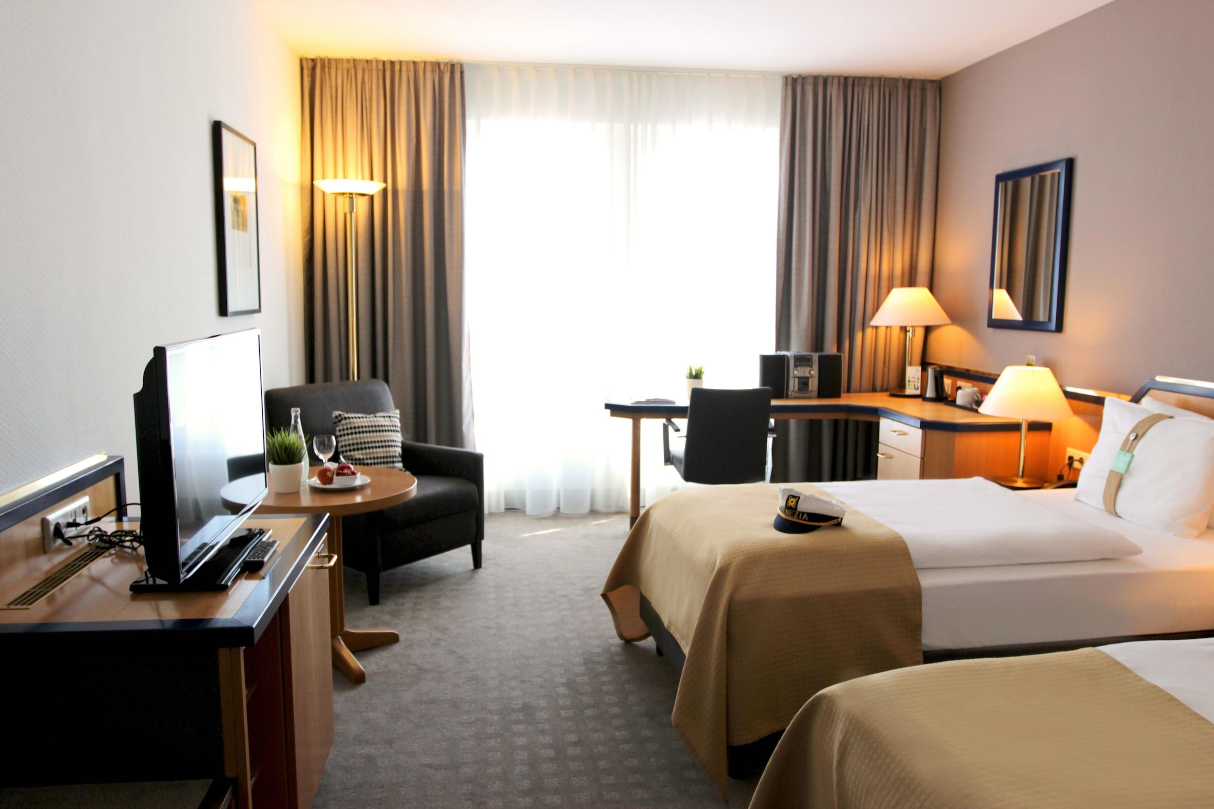 Holiday Inn Hamburg, an IHG Hotel Bagian luar foto