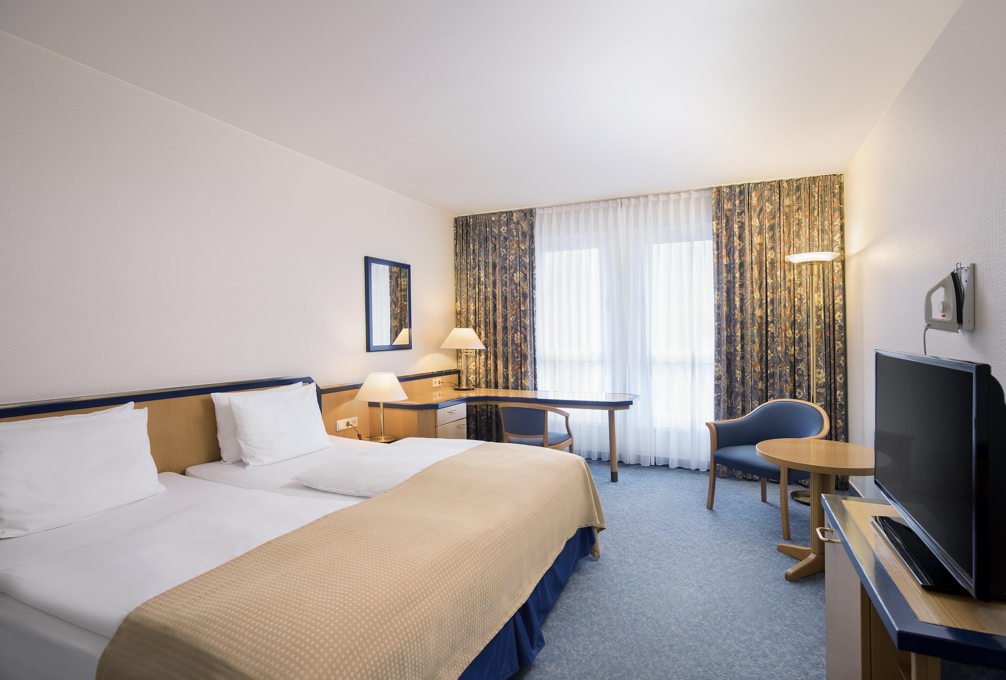 Holiday Inn Hamburg, an IHG Hotel Bagian luar foto